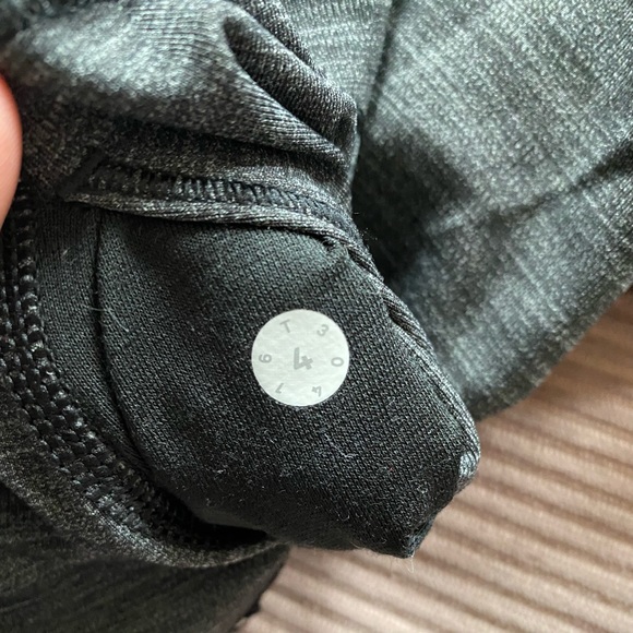 Lululemon 25” grey leggings - Picture 4 of 4